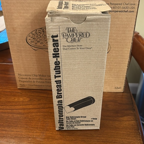 The Pampered Chef Bundle. Bread tube heart. Decorator and chip maker. NEW - Picture 4 of 11